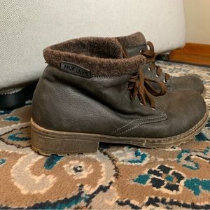 Muk Luk booties